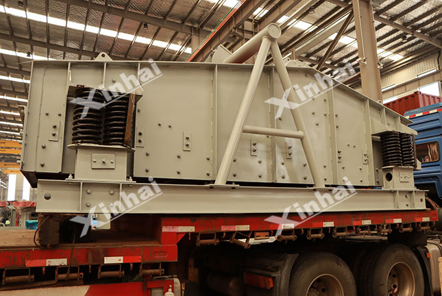 铜铅锌金矿磨矿现场