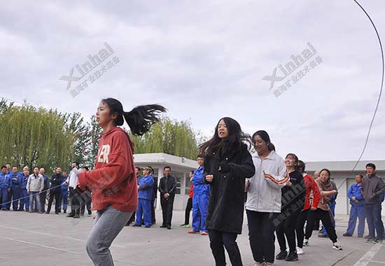 鑫海矿业运动会跳绳现场