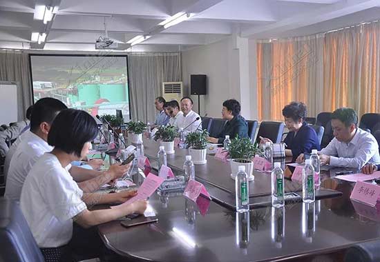 鑫海矿业董事长张云龙先生进行会议总结