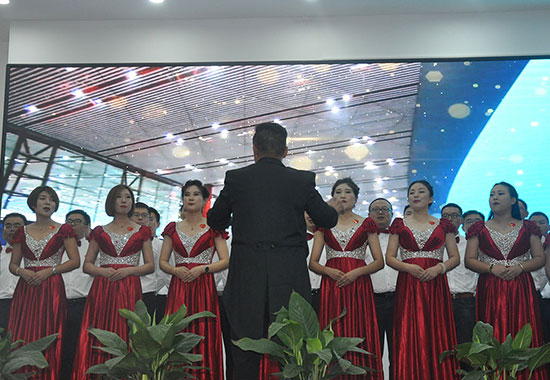 鑫海人歌唱《没有共产党就没有新中国》