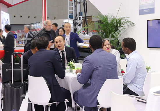 鑫海矿业为前来咨询的客户答疑解难