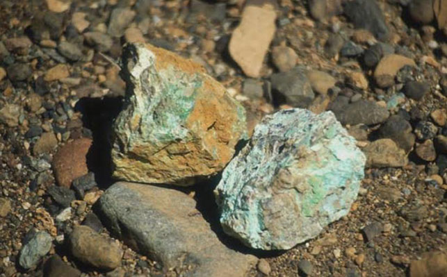 稀土萤石伴生矿